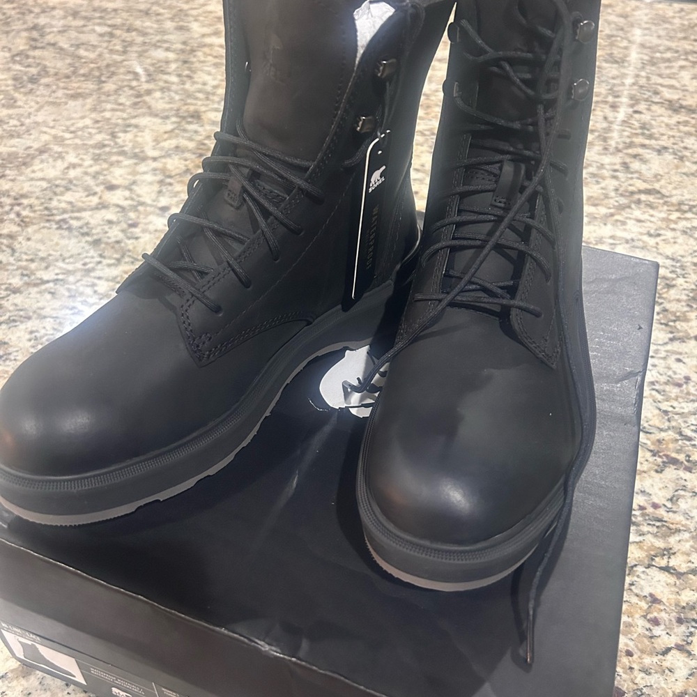 Sorel Hi-Lace black boots. Size 7 women.
